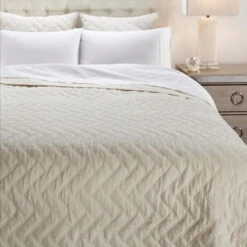 Rivera Bedding - White